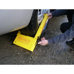 MILENCO Sabot Compact -Camping Car Équipement Boutique milenco sabot compact 3