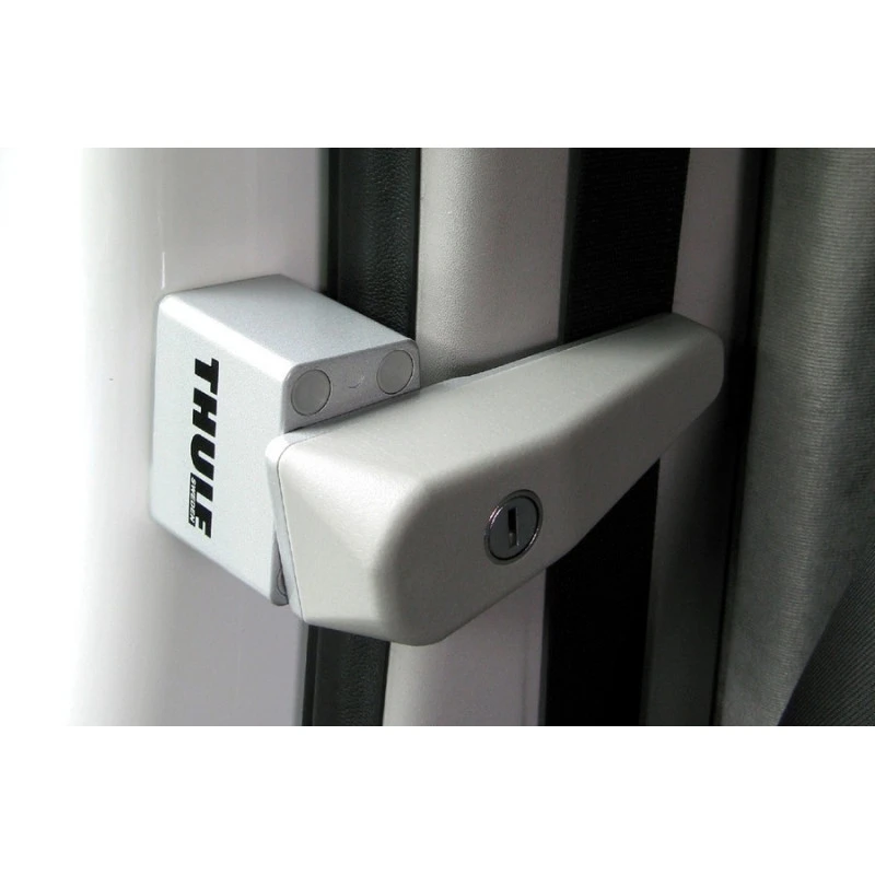 THULE Cab Lock Sprinter / Master 2 THULE Cab Lock Sprinter / Master – Image 2